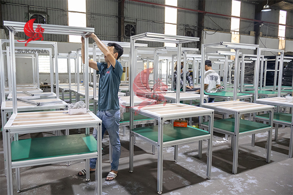 Bàn thao tác nhôm định hình lựa chọn tốt nhất cho ngành sản xuất hiện đại